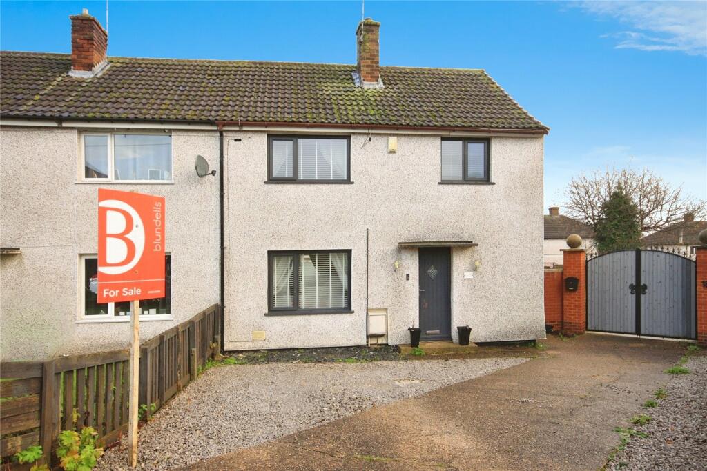 3 bedroom semidetached house for sale in Holly Crescent, Sunnyside