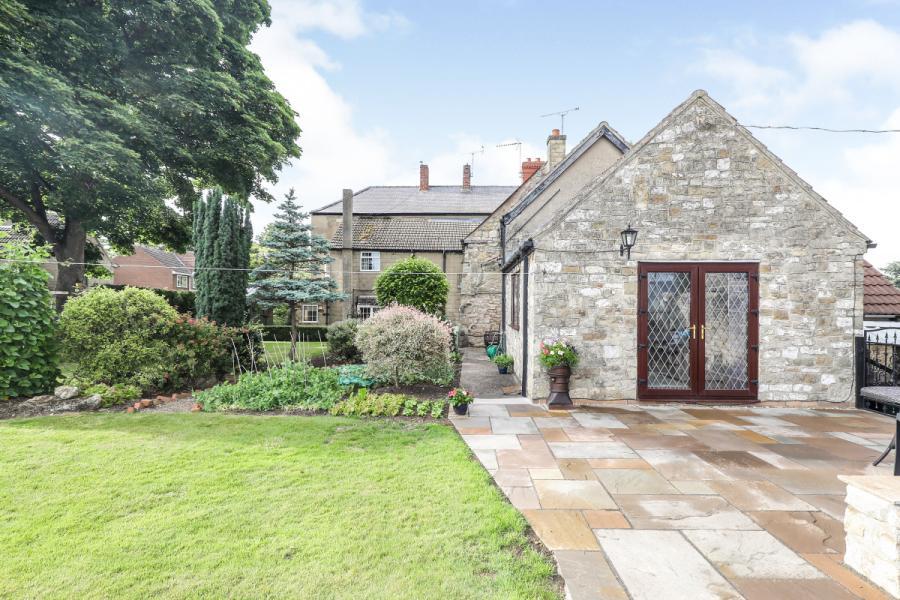 3 bedroom semidetached house for sale in Hall Farm, Holywell Lane