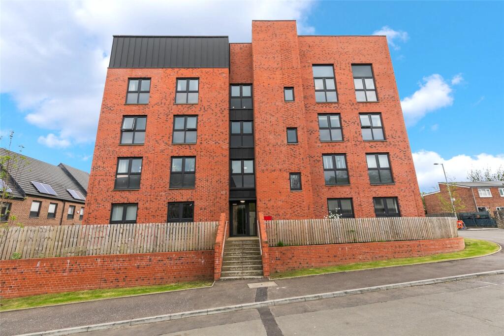 Main image of property: Flat 3/3, 75 Shawholm Crescent, Glasgow, Glasgow City, G43