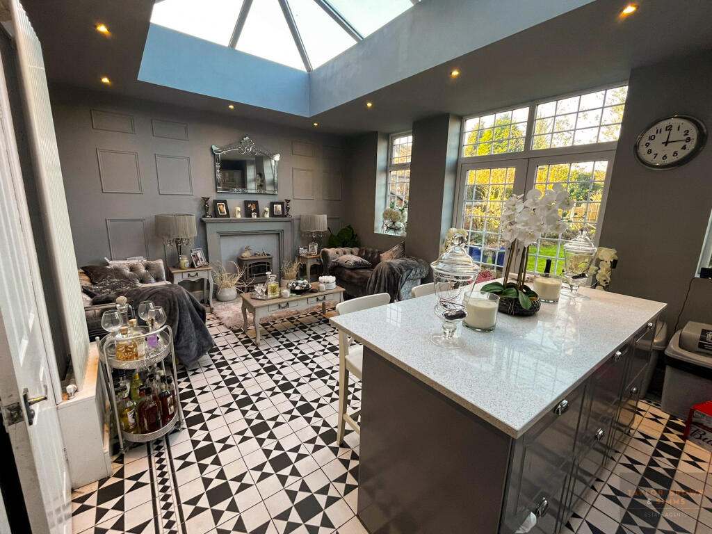 Additional property image - Mansfield Road, Heanor, Derbyshire