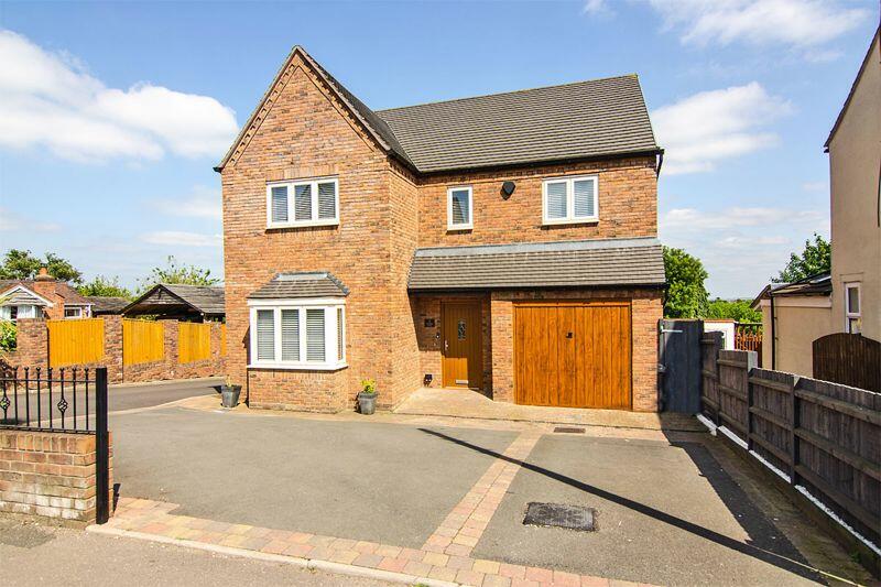 4 bedroom detached house for sale in Chestnut Close, Chasetown