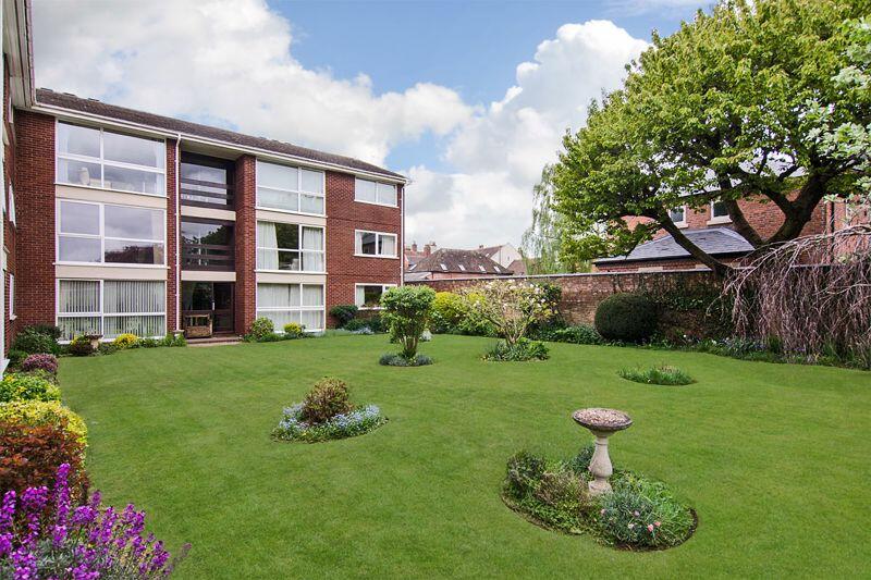 2 bedroom flat for sale in St. John Street, Lichfield, WS13