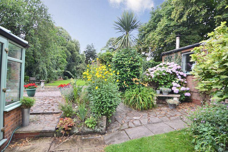 3 bedroom detached bungalow for sale in Henderson Close, Boley Park