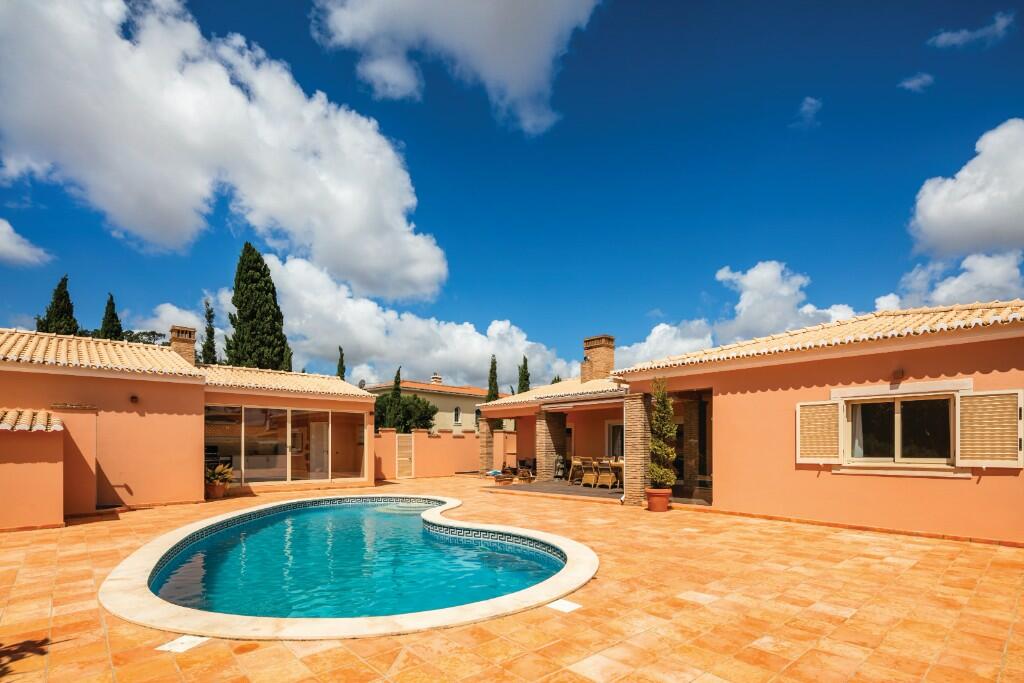 4 bedroom villa for sale in Espiche, Algarve, Portugal