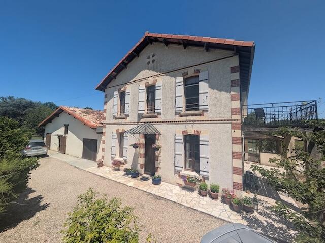 Main image of property: La Roche-Chalais, Dordogne, Aquitaine