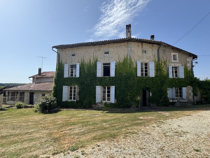 Main image of property: Aubeterre-sur-Dronne, Charente, Poitou-Charentes