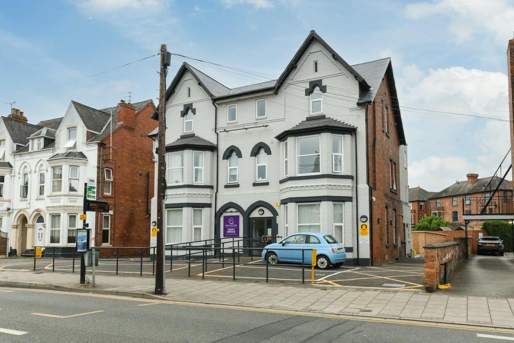 Main image of property: Talbot House, 18-20 Bridgford Road, West Bridgford, Nottingham, NG2 6AB