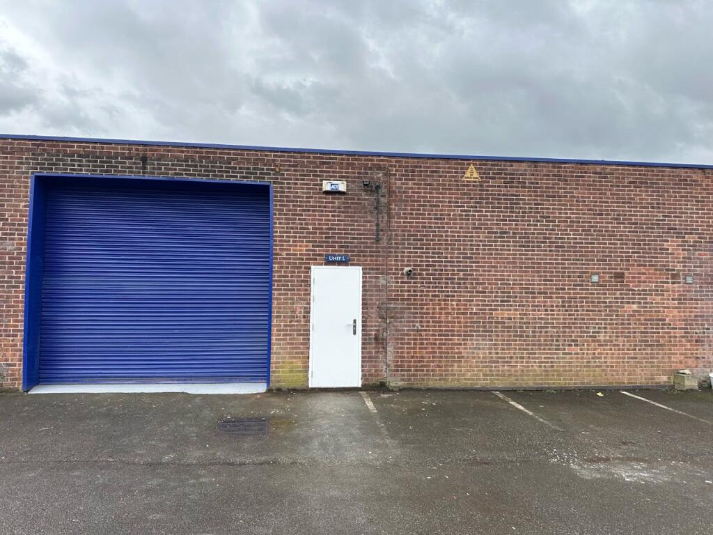 Light industrial facility to lease in Unit L, Stonebridge Court