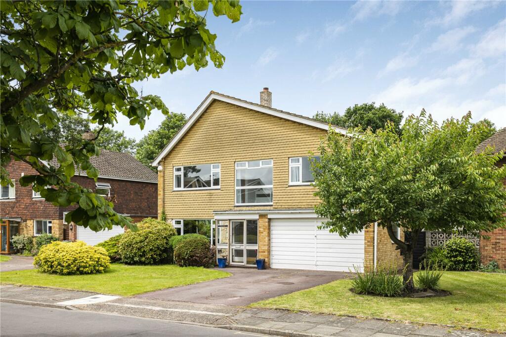 5 bedroom detached house for sale in Lawn Close, Bromley, BR1