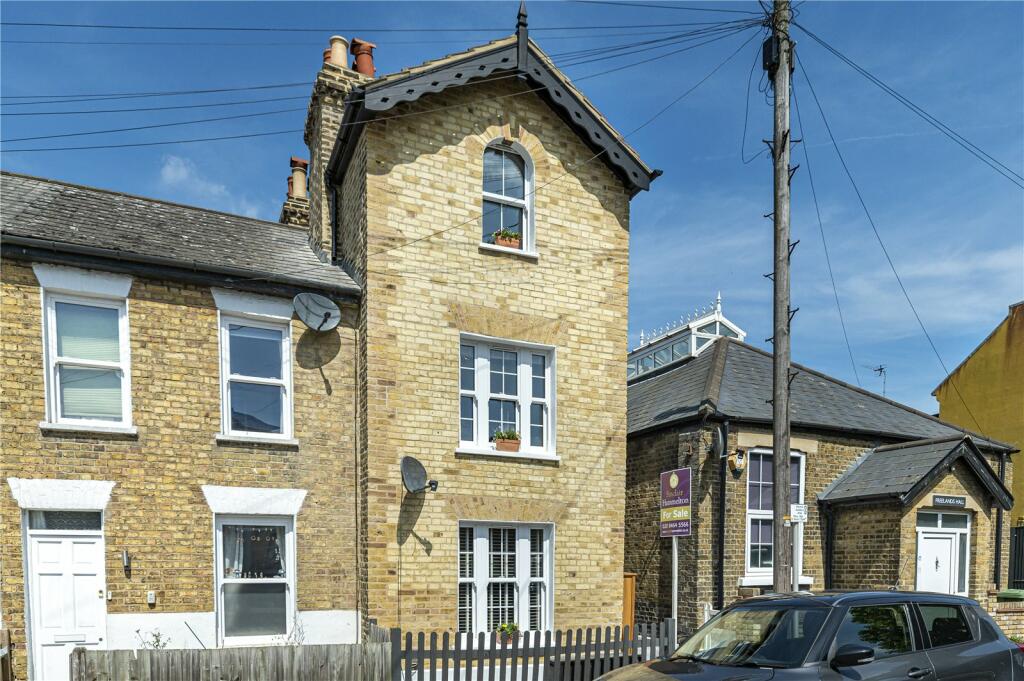 3 bedroom end of terrace house for sale in Freelands Grove, Bromley, BR1