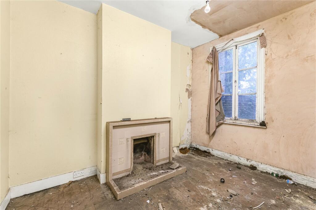 Additional property image - Farwig Lane, Bromley, BR1