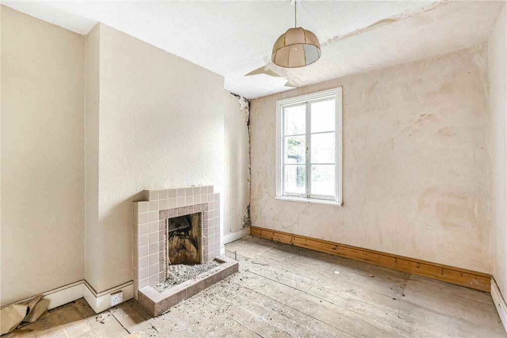 Additional property image - Farwig Lane, Bromley, BR1