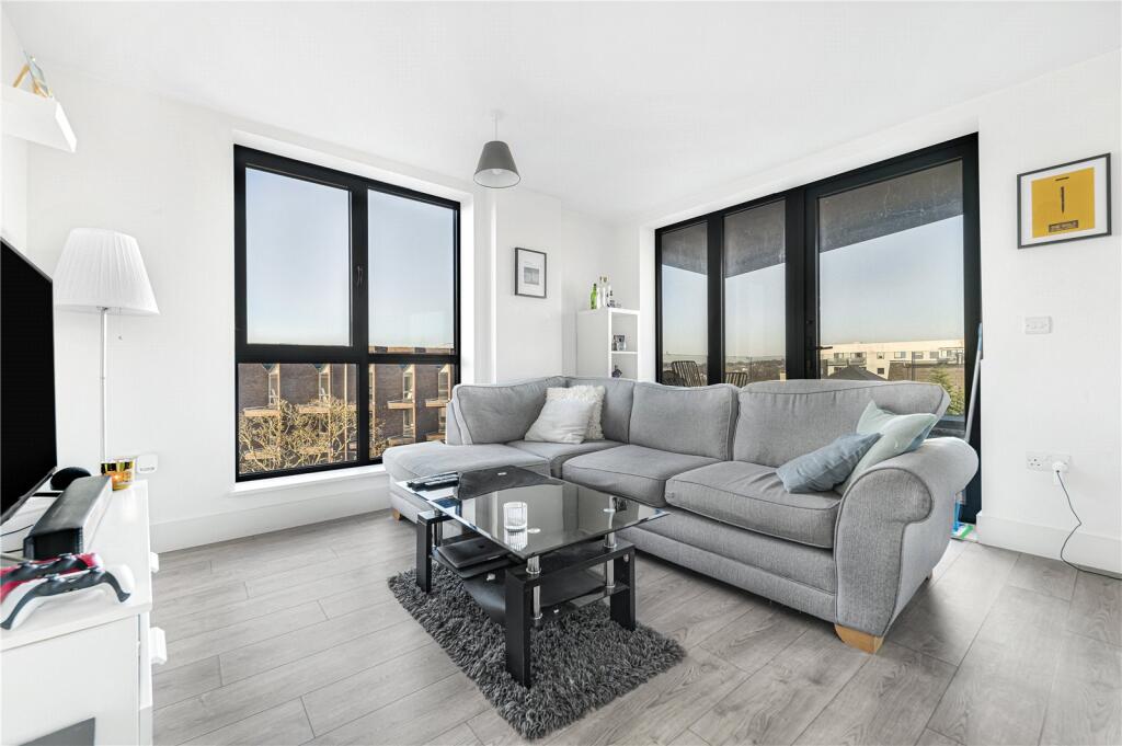 Additional property image - Homesdale Road, Bromley, BR2