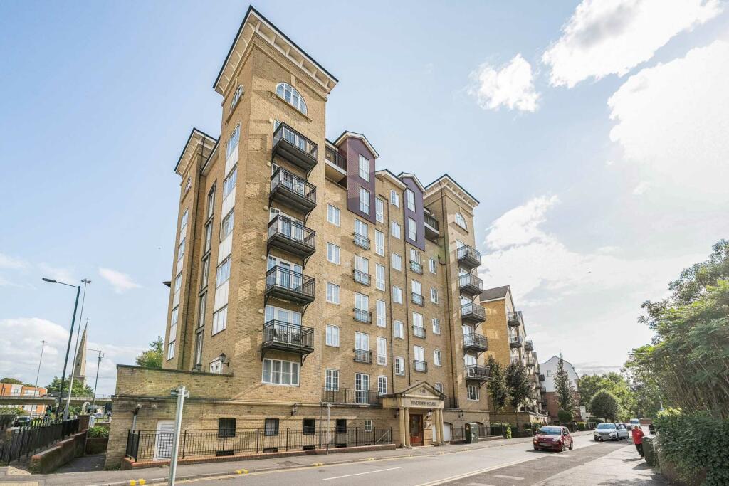 2 bedroom apartment for sale in Riverside House, Reading, RG1