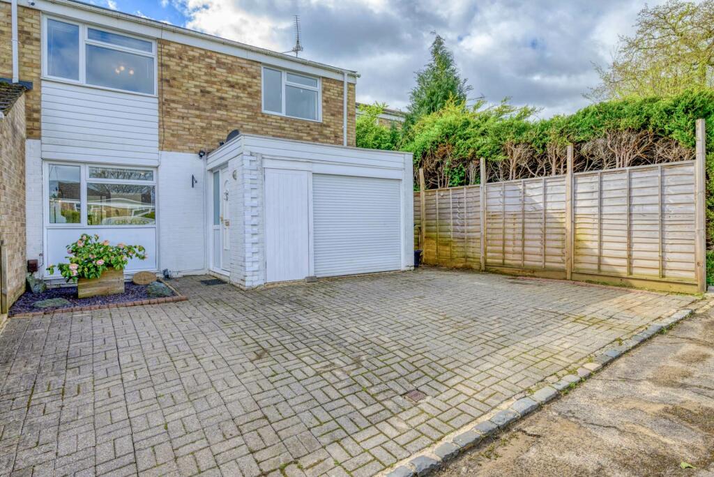 3 bedroom semi-detached house for sale in Almond Drive, Caversham Park, RG4