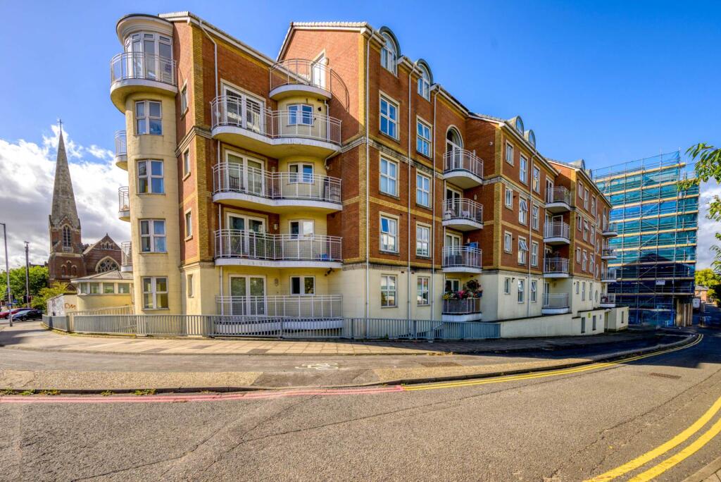Main image of property: Grantley Heights, Kennet Side