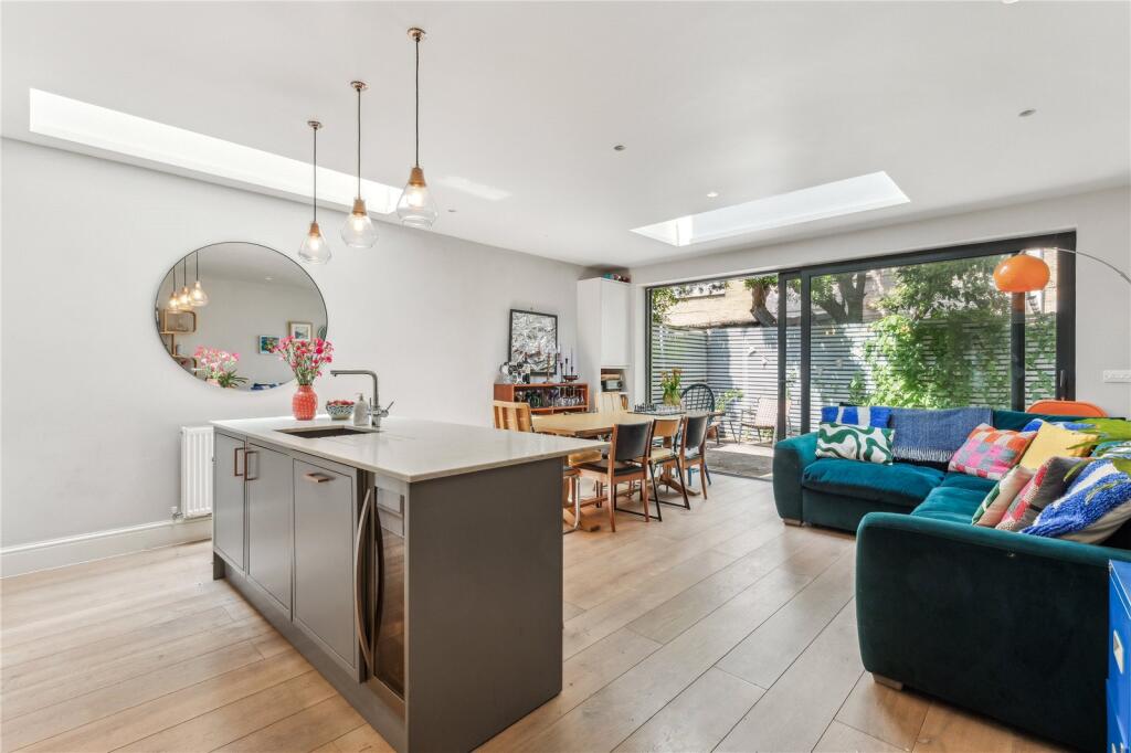 Main image of property: Kyrle Road, SW11