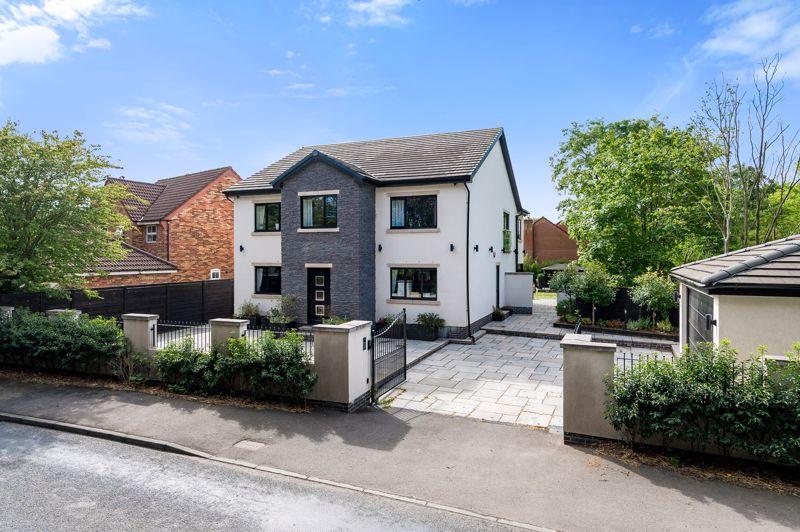 4 bedroom detached house for sale in Dunkirk Lane, Leyland, PR26 7SY, PR26