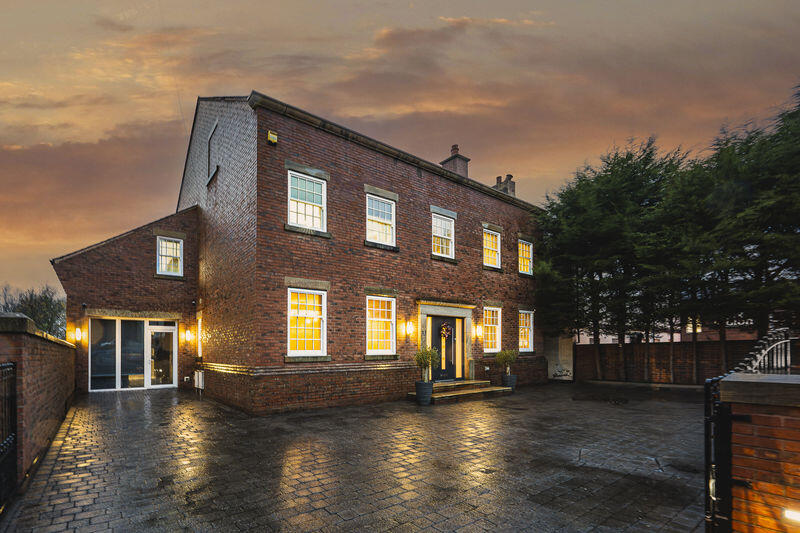 Main image of property: 8 Worden Lane, Leyland, PR25 3EL