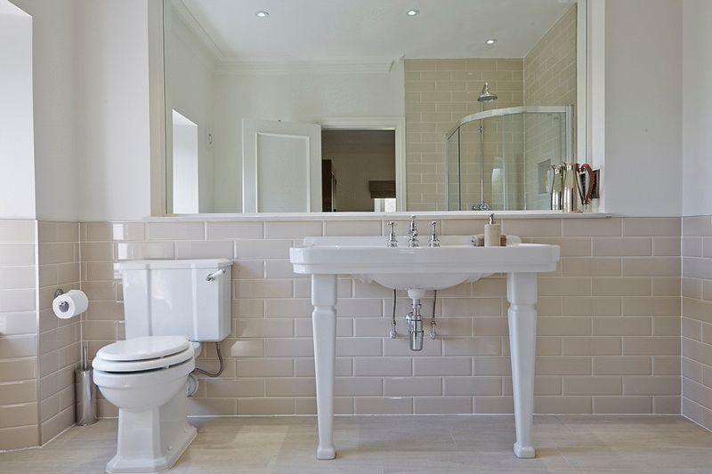 5 bedroom detached house for sale in Lindley Hurst, Lancaster Lane