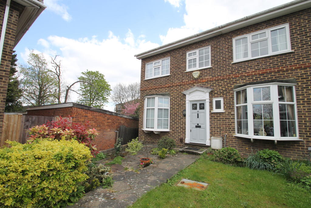 Main image of property: Chiltern Gardens, BR2
