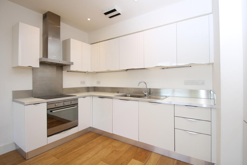 Main image of property: Croydon Road, Beckenham, BR3