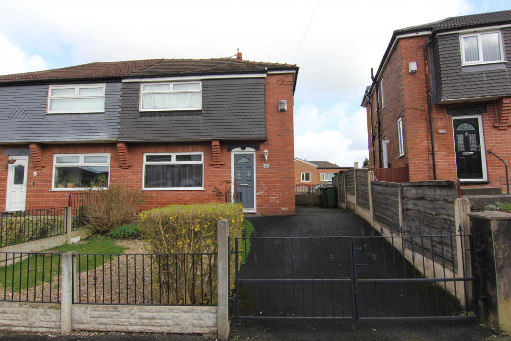 2 bedroom semidetached house for sale in Greenside Lane, Droylsden M43