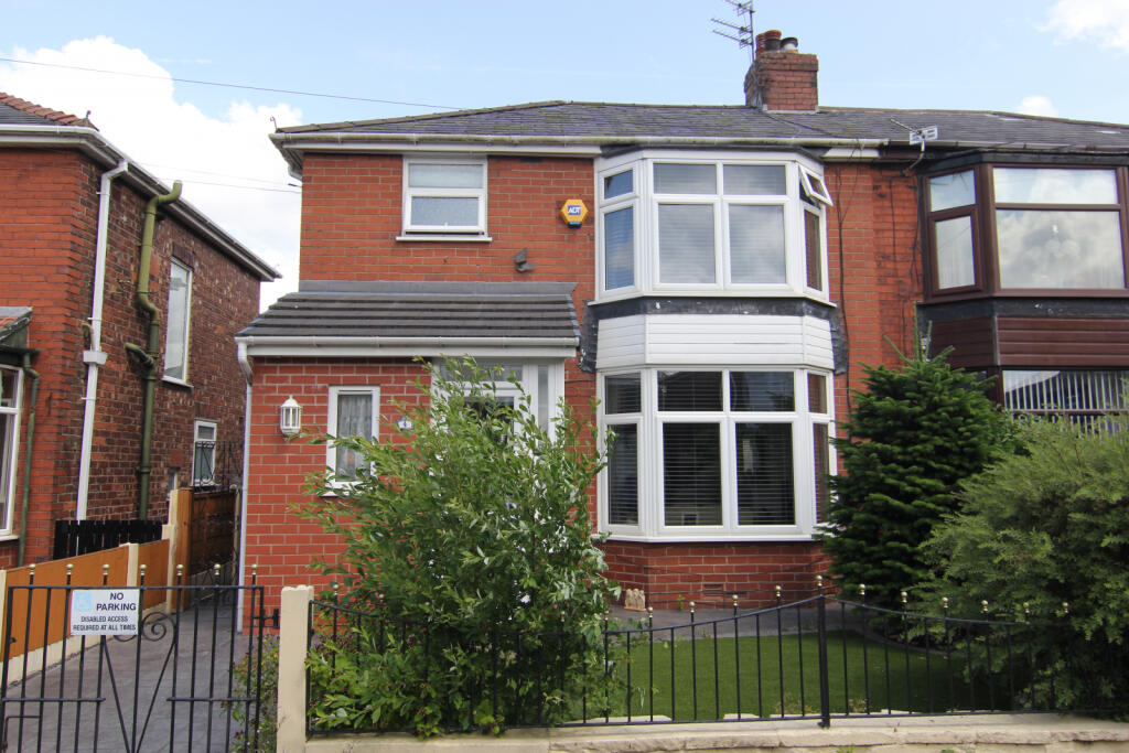 Main image of property: Thackeray Grove, Droylsden, M43 7NB
