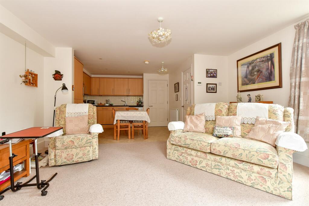 2 bedroom apartment for sale in Park Avenue, Ventnor, Isle of Wight, PO38