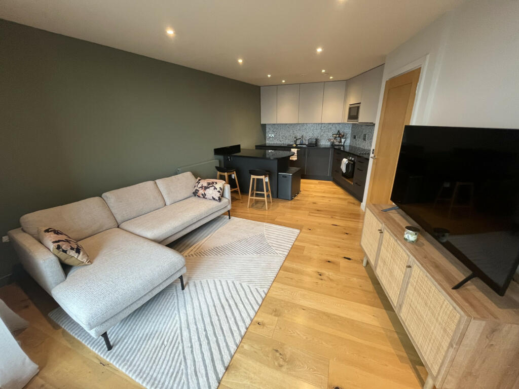 2 bedroom terraced house for rent in Candle House, 1 Wharf Approach, Leeds, LS1