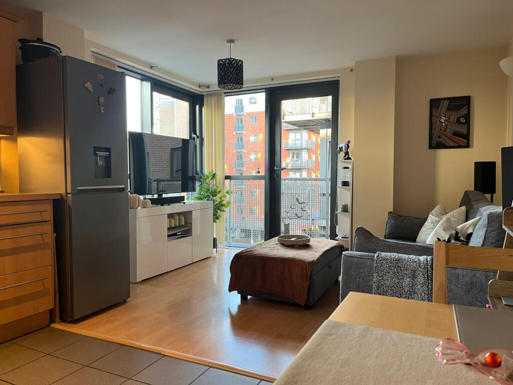 Main image of property: Velocity West, 5 City Walk, Leeds, LS11