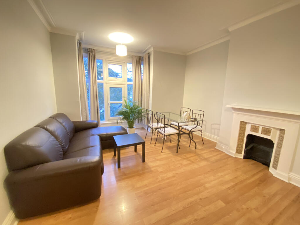 Main image of property: Oakwood Avenue, Leeds, West Yorkshire, LS8