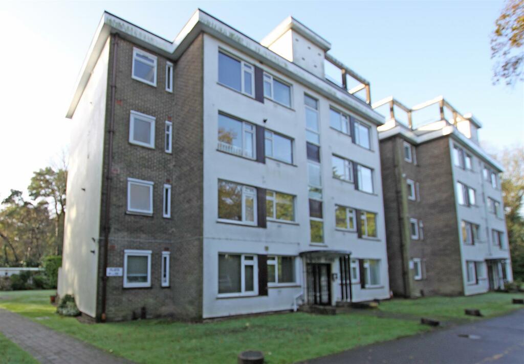 2 bedroom flat for sale in Lindsay Road, Poole, BH13