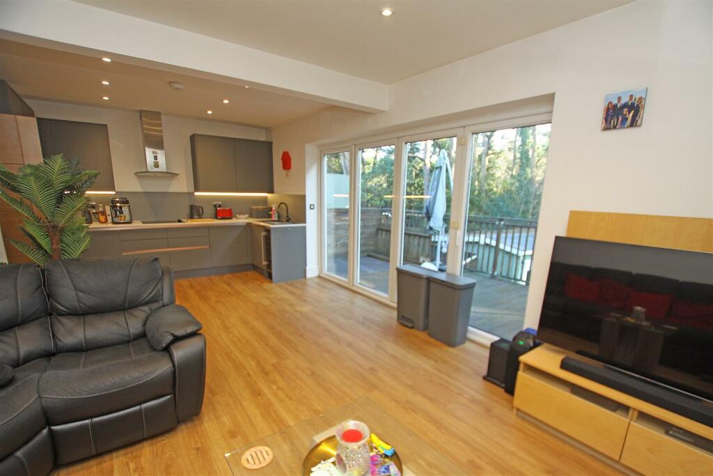 Additional property image - Pine Vale Crescent, Bournemouth