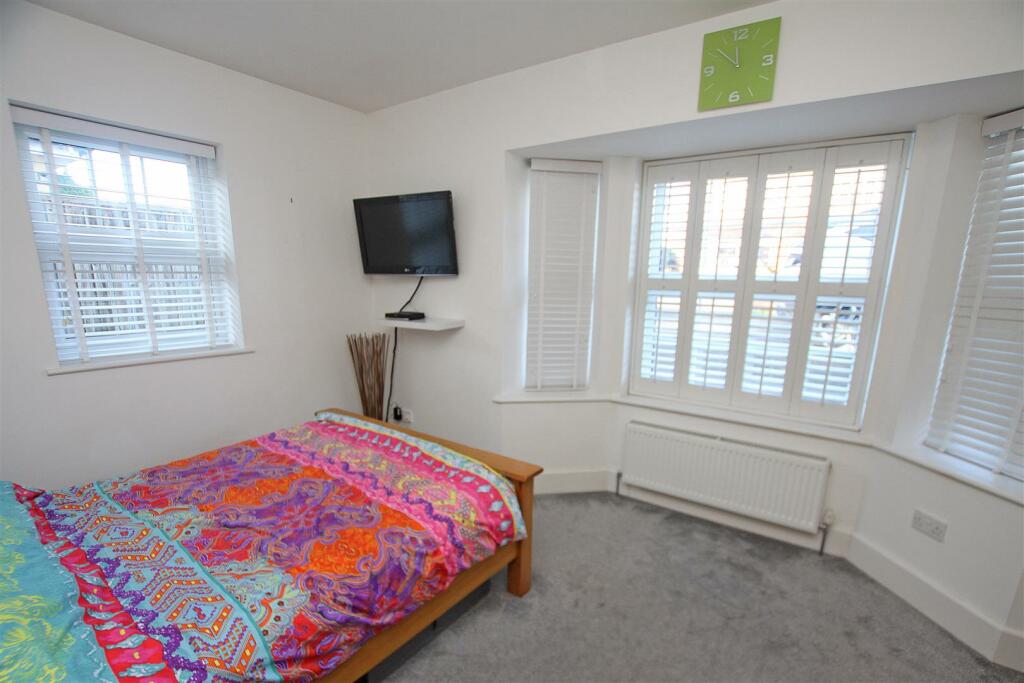 Additional property image - Pine Vale Crescent, Bournemouth