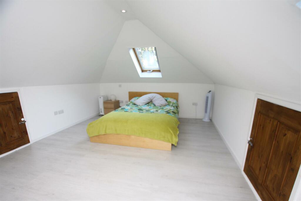 Additional property image - Pine Vale Crescent, Bournemouth