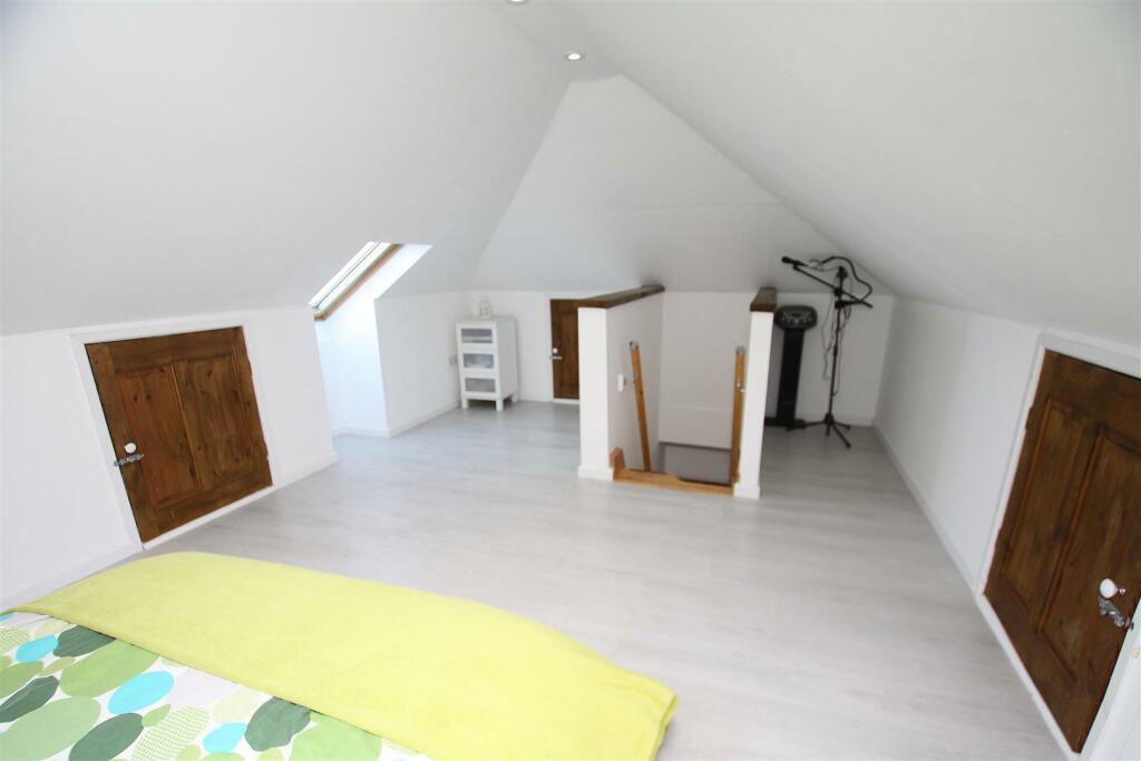 Additional property image - Pine Vale Crescent, Bournemouth