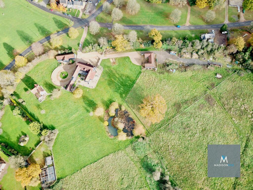 Additional property image - Harmer Green Lane, Welwyn, Hertfordshire, AL6