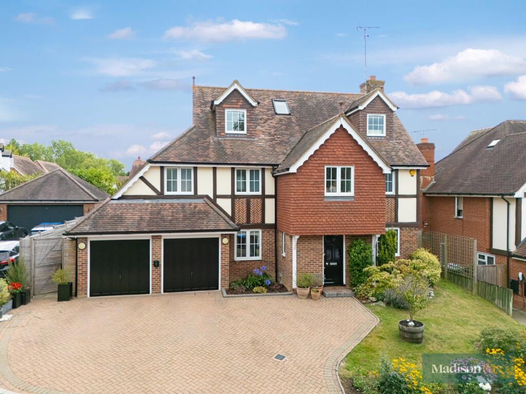 Main image of property: Kings Place, Loughton, Essex, IG10