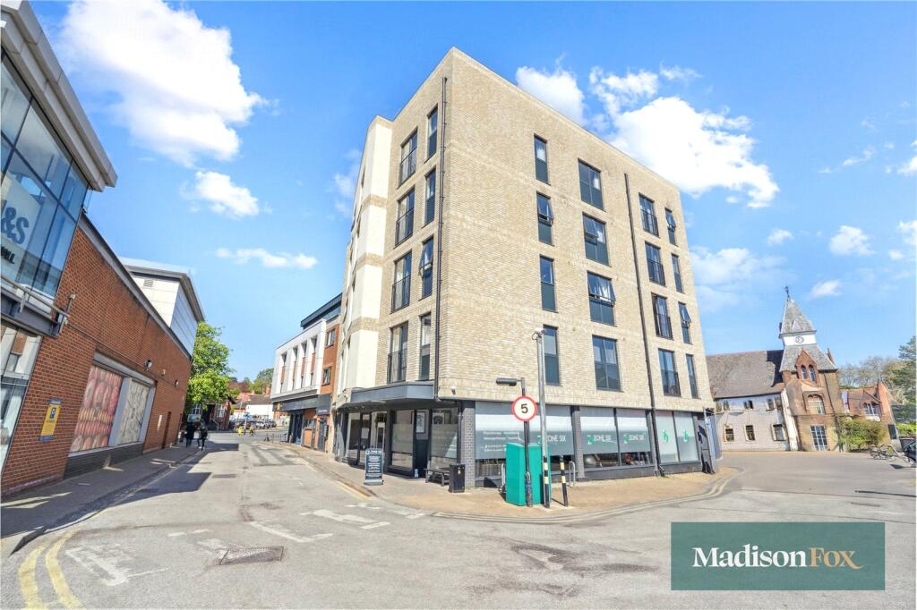 Main image of property: High Road, Loughton, Essex, IG10