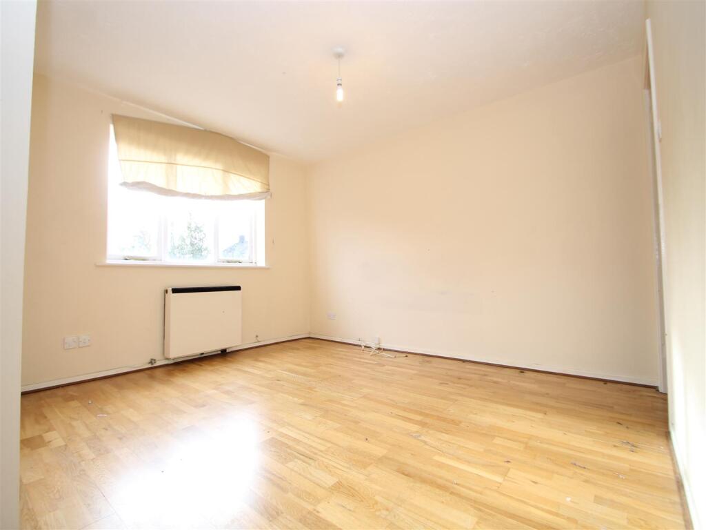 Main image of property: Cumberland Place, Catford, SE6