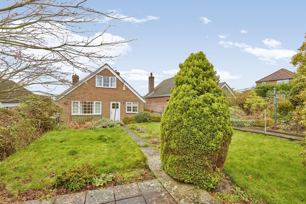 4 bedroom bungalow for sale in The Spinney, Belper, DE56