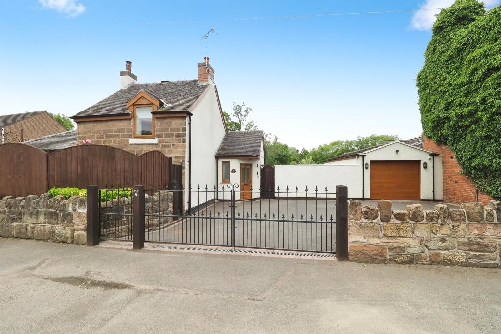 2 bedroom detached house for sale in Derby Road, Lower Kilburn, Belper