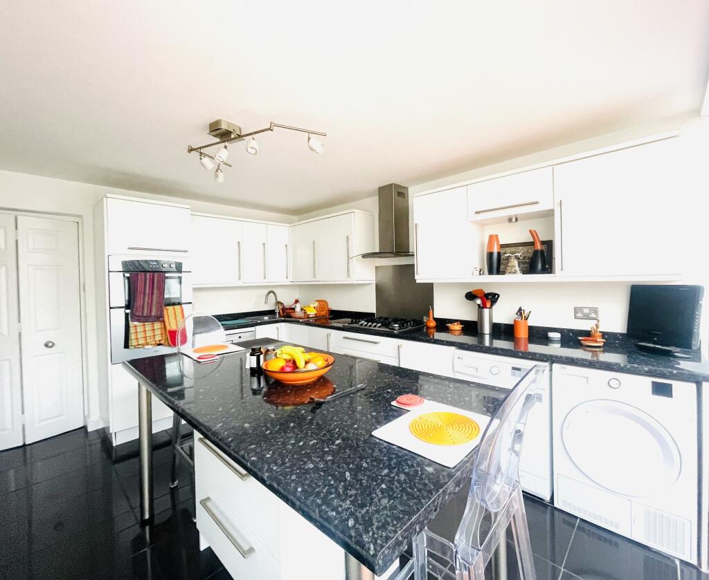 Main image of property: Kent Close, CR4