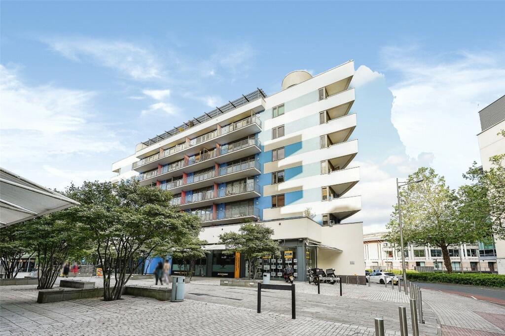 Main image of property: Cathedral Walk, Bristol, BS1