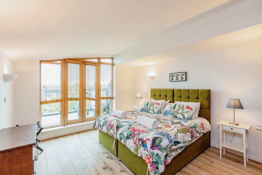 Additional property image - Hotwell Road, Bristol, BS8
