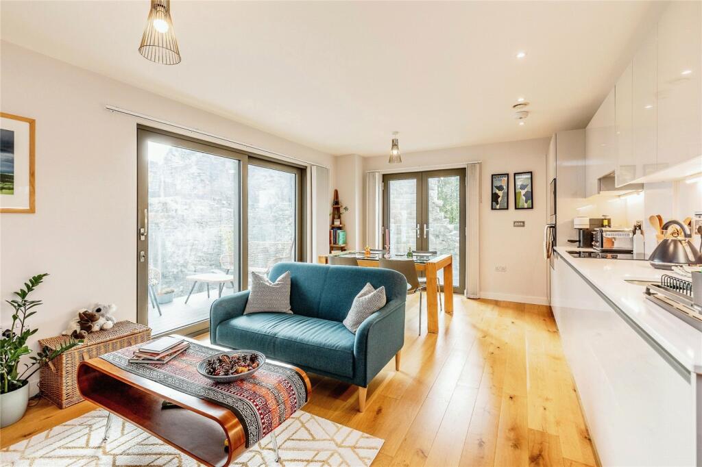 Additional property image - The Gateway, Bristol, BS1