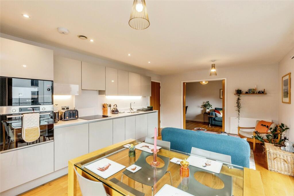 Additional property image - The Gateway, Bristol, BS1