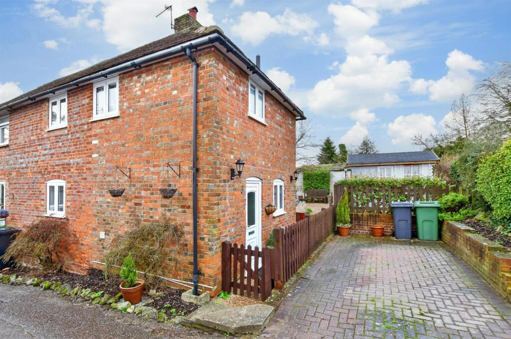 2 bedroom end of terrace house for sale in Kettle Lane, East Farleigh, Maidstone, Kent, ME15