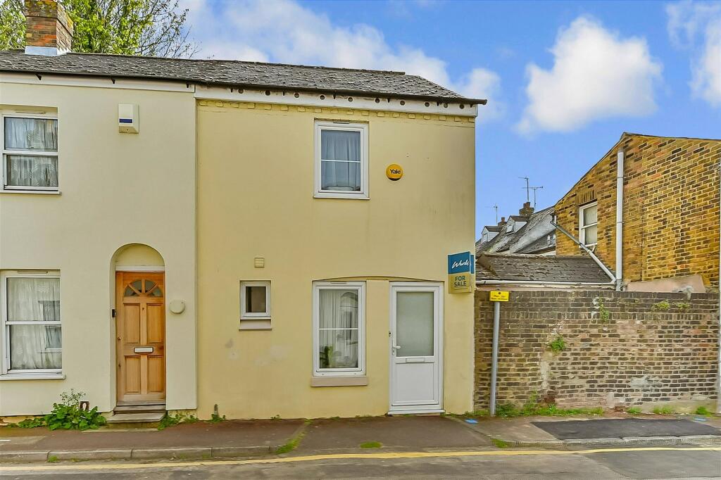 2 bedroom end of terrace house for sale in Woollett Street, Maidstone, Kent, ME14
